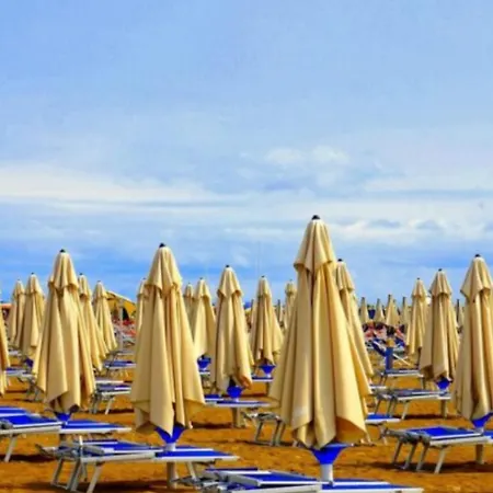 Lägenhet Playa Degli Angeli Maestrale